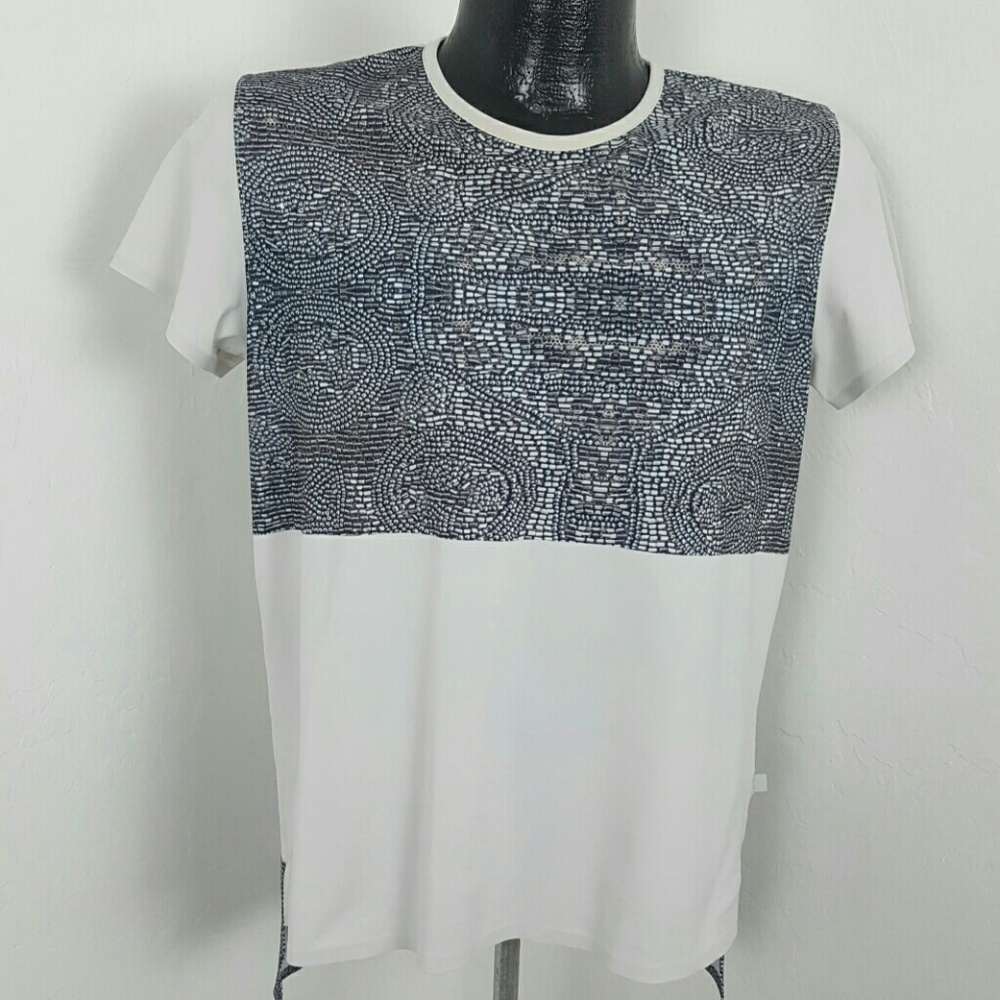 Lululemon women sport top t-shirt short sleeve size 6